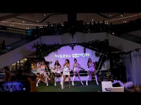 #ใบเตอาร์สยาม แดนซ์เซอร์โชว์ ใบเตย อาร์สยาม  !!เพลง!!โป๊ใจมันเพียว ที่ เช็นทรัล ปิ่นเก้า