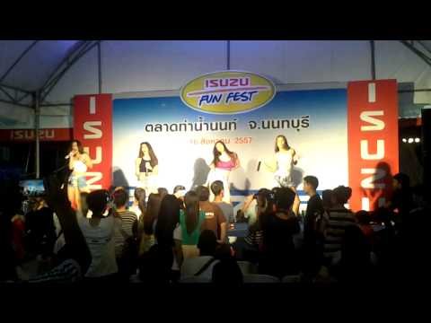 Girly Berry @ ISUZU FUN FEST (Fan Cam)