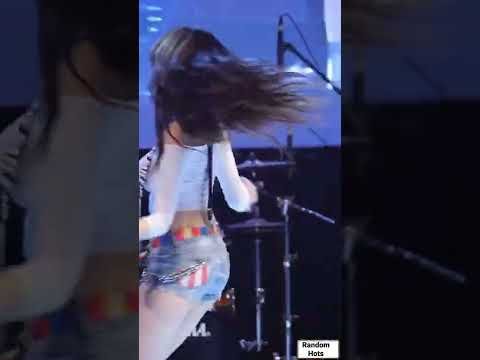 Hot and Tall 😍 Correct cobo for distraction.  #girlgroup #bambino #fancam #izone #indiagirl #kpop